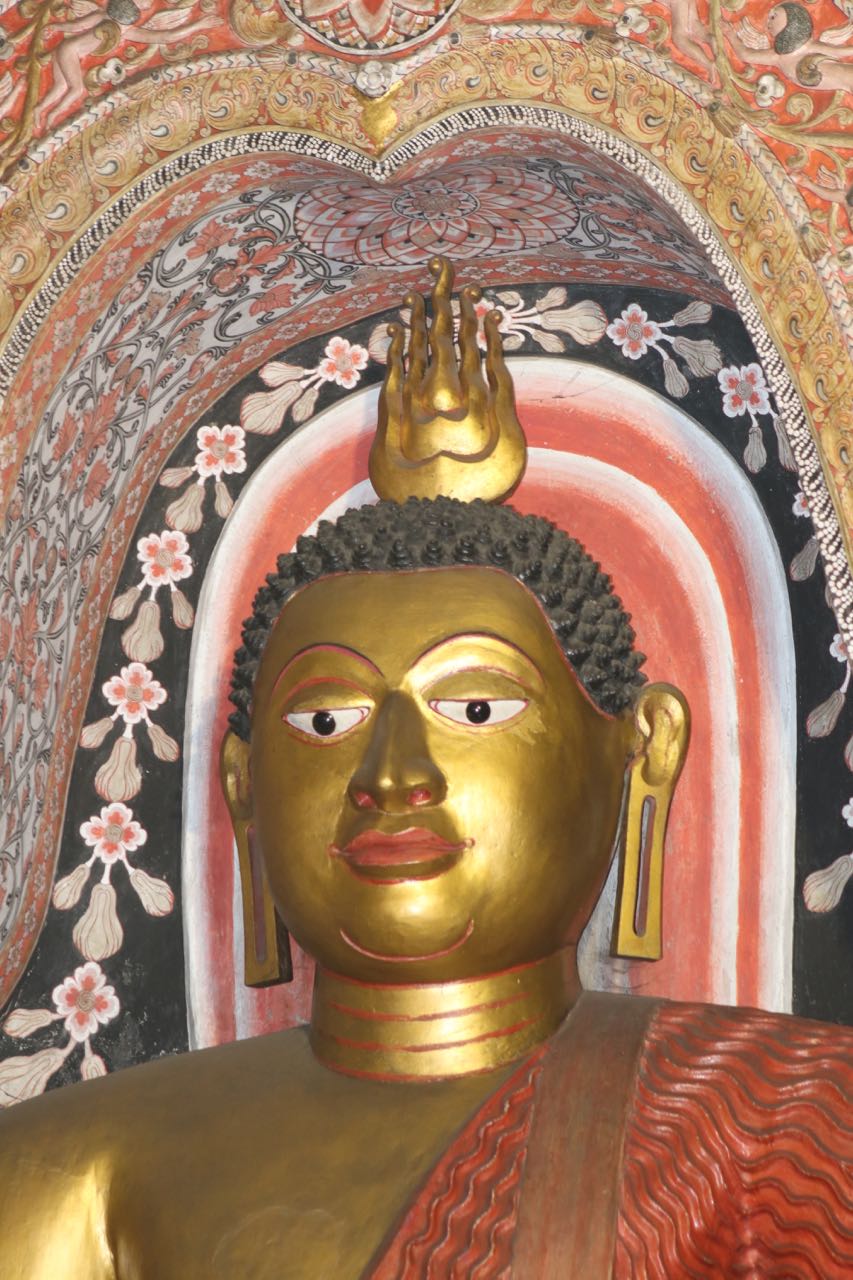 Lankathilake Temple Buddha